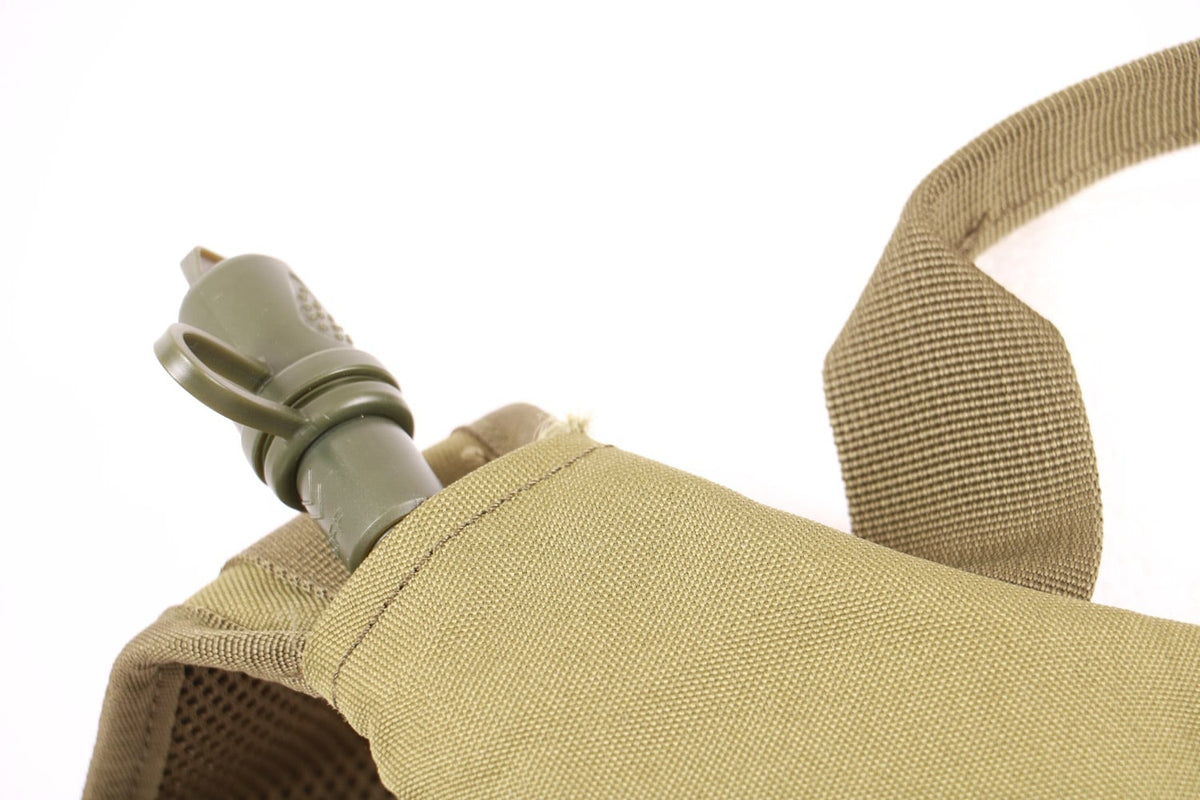 Trinkrucksack mit Zusatztasche 2.5 Liter olive