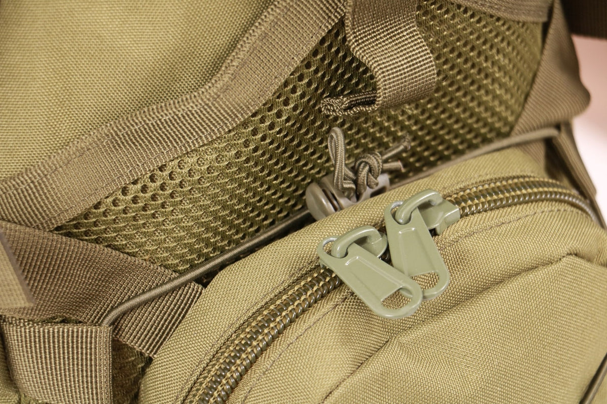 Trinkrucksack mit Zusatztasche 2.5 Liter olive
