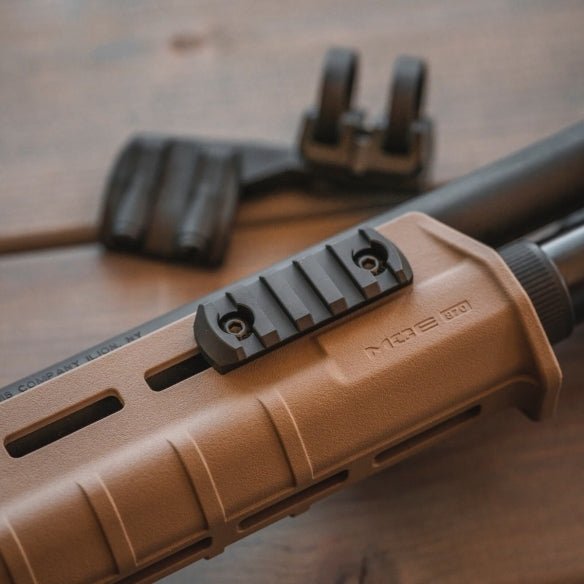 Magpul M-LOK® Aluminum Rail mit 5 Schlitzen schwarz